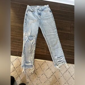 Good American distressed jeans size 2/26